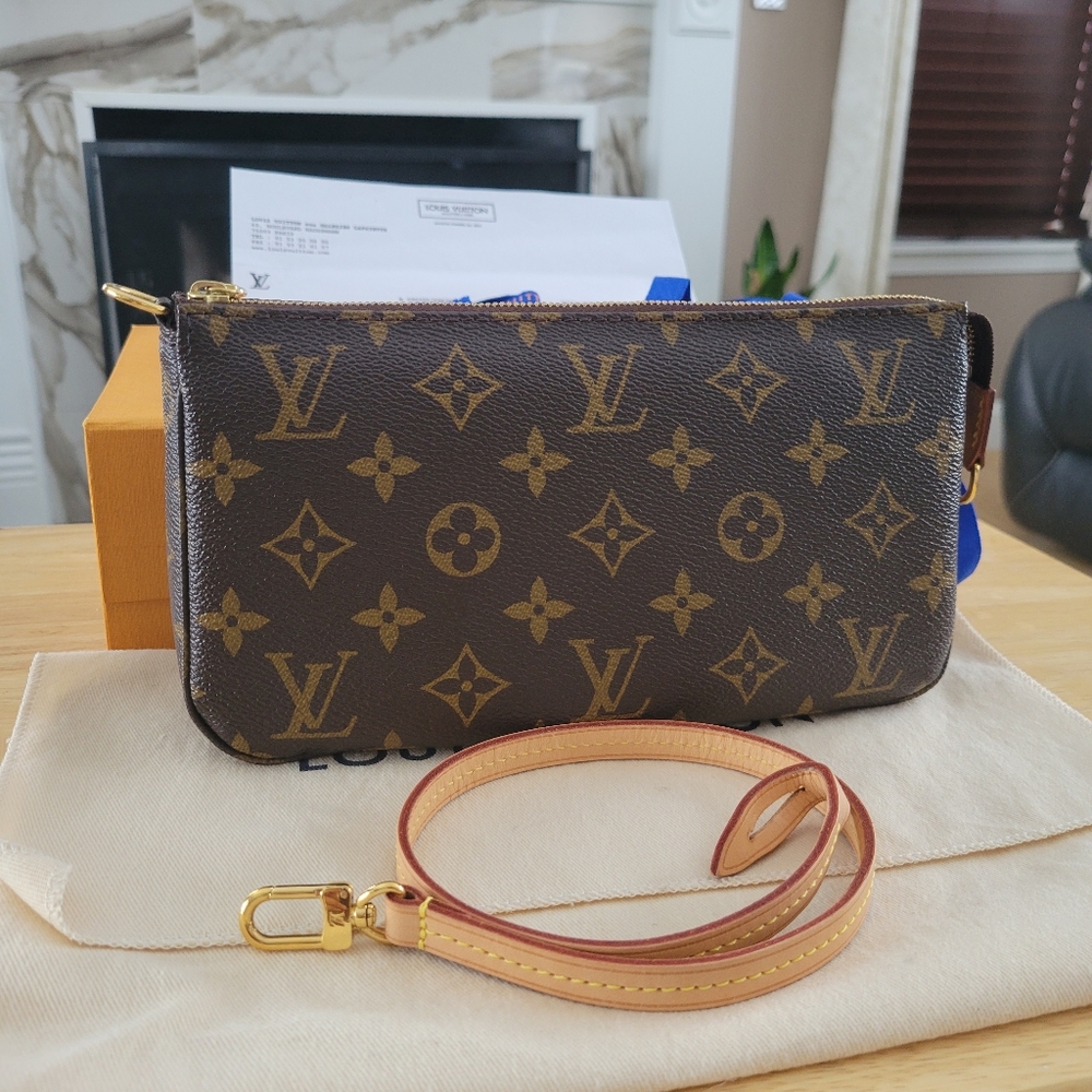 ❌️SOLD❌️ - Picture 2 of 15